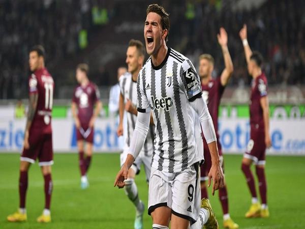 Tin bóng đá 18/10: Juventus tạm thoát khỏi khủng hoảng