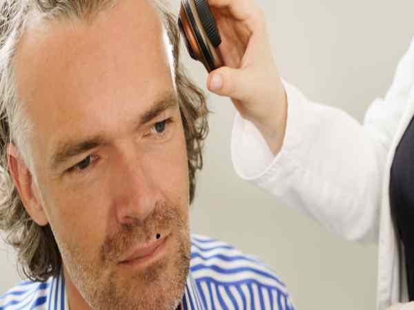 Nốt Ruồi Trên Viền Môi: