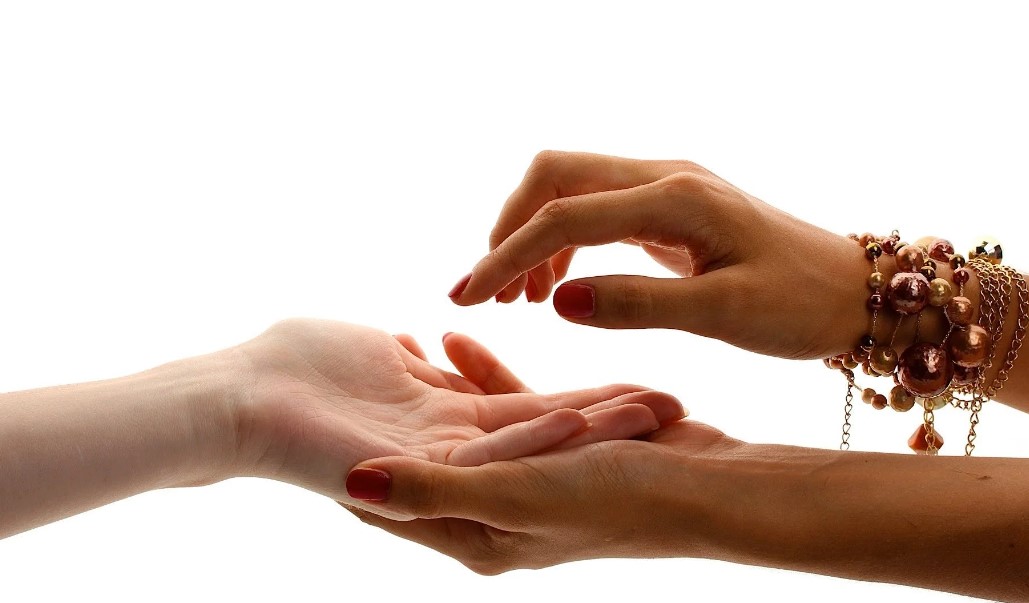 Vận Số Của Phụ Nữ Có Bàn Tay Chữ X