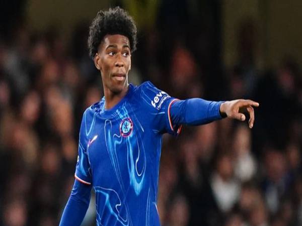 Josh Acheampong gây ấn tượng mạnh với HLV Maresca