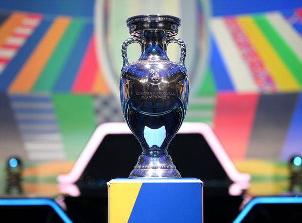 Euro bao nhiêu năm 1 lần? Euro bao nhiêu năm 1 lần?