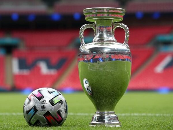 Euro mấy năm 1 lần? Euro mấy năm 1 lần?