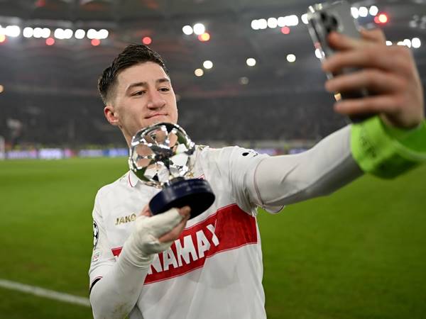 Những cột mốc cá nhân của Angelo Stiller Những cột mốc cá nhân của Angelo Stiller