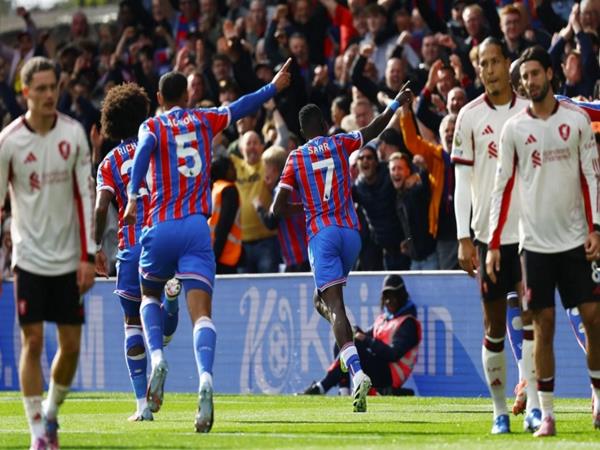Tin Liverpool 1/10: Chiesa lập công nhưng vẫn thất thủ