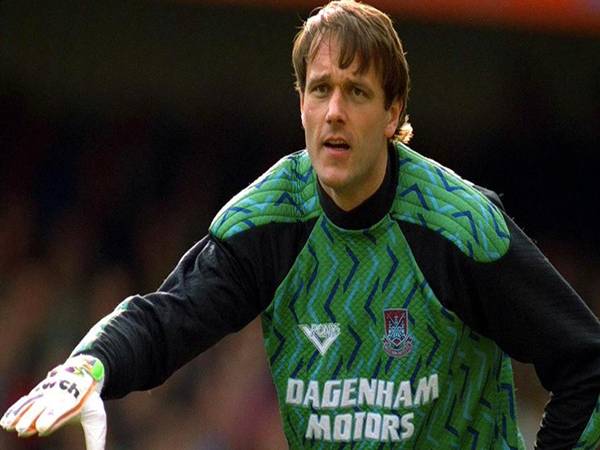 Thủ môn West Ham