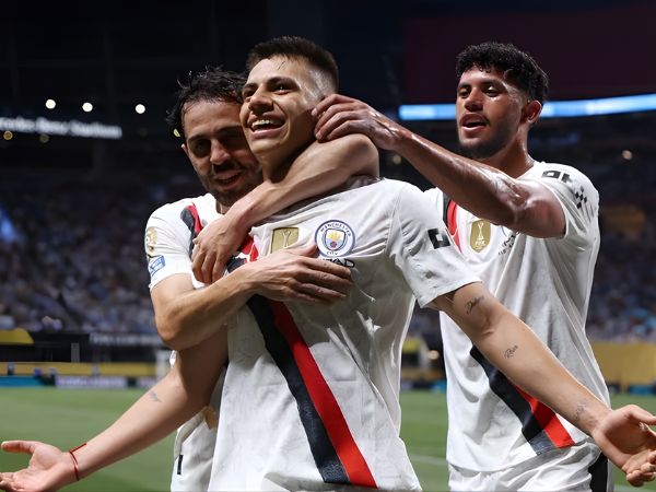 Bản hợp đồng cho mượn tại Leverkusen gây nhiều tranh luận