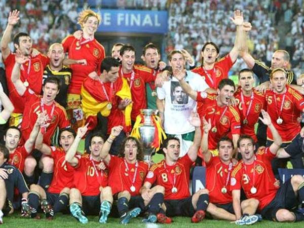 Tây Ban Nha vô địch Euro 2008 – Khởi đầu kỷ nguyên vàng