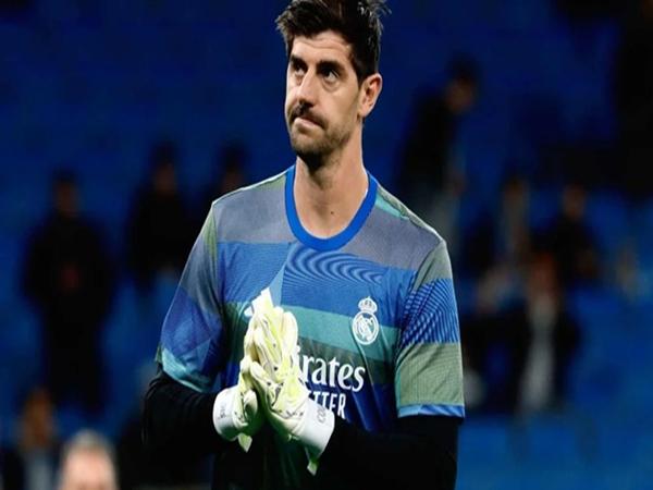 Tin Real Madrid: Gia cố hàng thủ đấu Barcelona